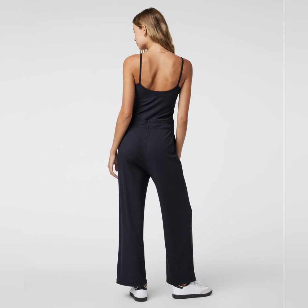 NWT Women's Vuori Pose Henley Jumpsuit in Black. Size XS - Picture 4 of 16